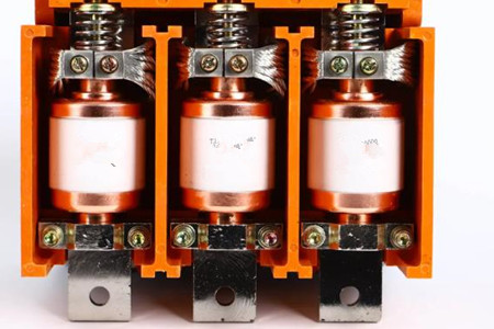 高壓真空開關(guān)管出現(xiàn)黃斑，這幾點(diǎn)原因需掌握！