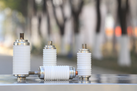 真空開關(guān)管接觸點選什么材質(zhì)好？一般為銅合金！