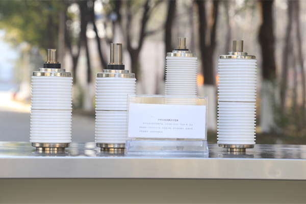 真空開(kāi)關(guān)管絕緣外殼采用玻璃材料，優(yōu)勢(shì)多多！